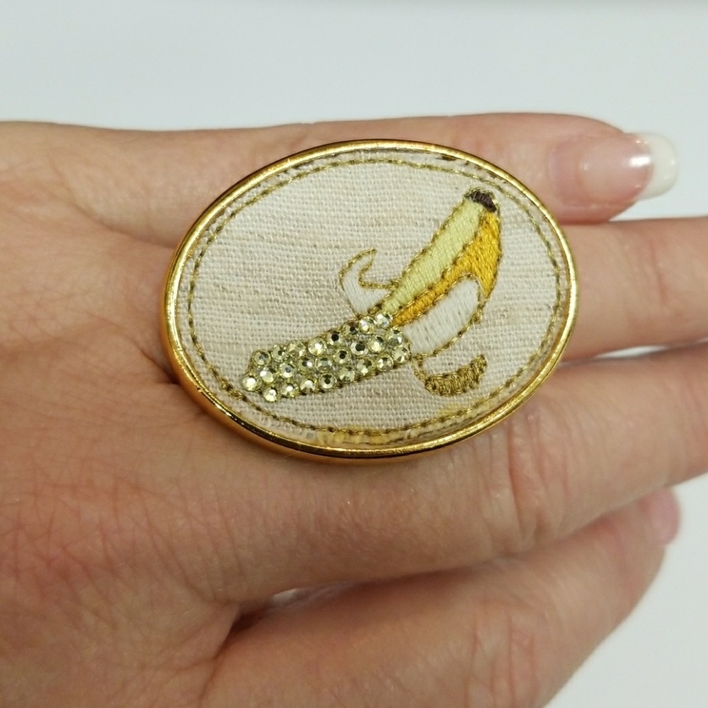 Original Tarina Tarantino Banana Adjustable Ring